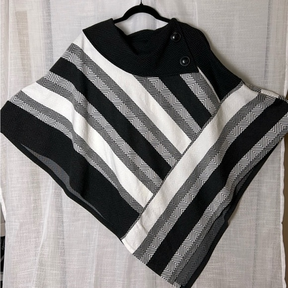 Y2K Artex Fashion, poncho,cape,women ,one size , black & white,Canada made ,EC - Picture 1 of 13